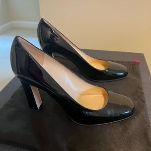 Kate Spade Zacara Black Patent Pump in Size 9